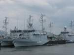 Das Minenjagtboot Hameln (M1092,Bj.1989) liegt am 18.06.2011 am im Kieler Tirpitzhafen w�hrend der 'Open Ships 2011' vor Anker. 