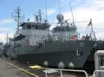 Das Minenjagtboot Homburg (M1069,Bj.1994) liegt am 18.06.2011 am im Kieler Tirpitzhafen w�hrend der 'Open Ships 2011' vor Anker. 