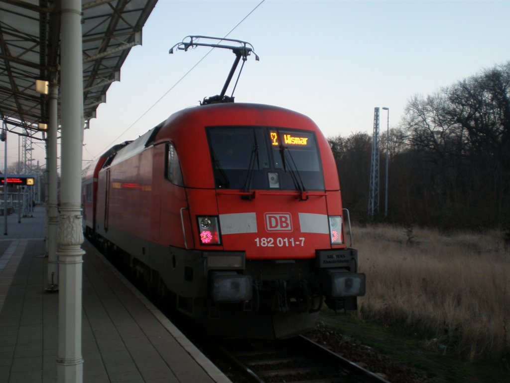 Das neuste Pferd im Stall bei DB Regio Nordost. Die 182 011 :-D Einfach eine geile Lok. 
