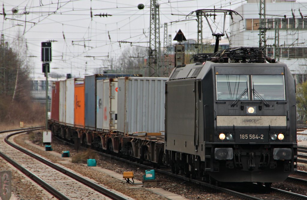 Die 185 564 in M�nchen am 3.4.2012!