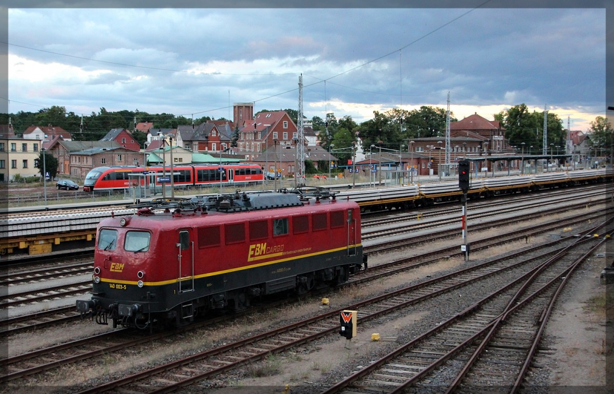 140 003 der EBM in Waren an der Müritz abgestellt am 25.07.2015