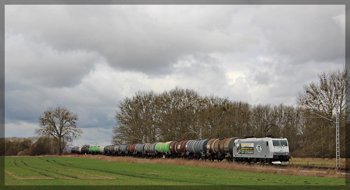 185 548 von ITL/Captrain kurz vor der Einfahrt in den Bahnhof Stendell am 22.03.2016