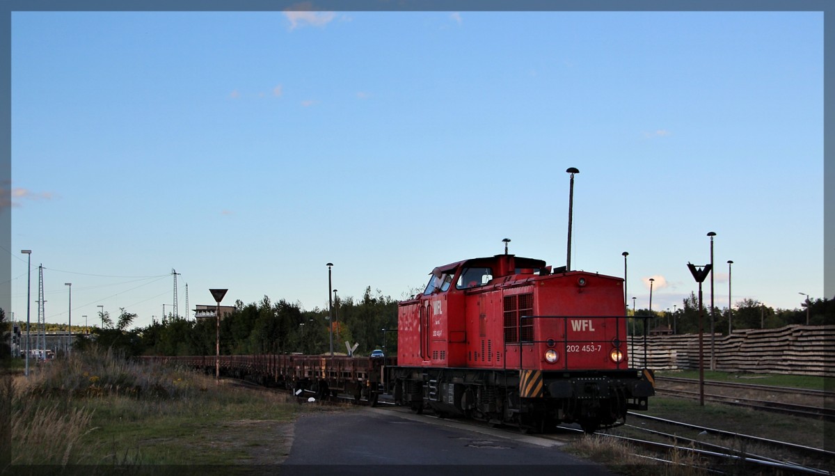 202 453 der WFL bei einer Rangierfahrt in Neustrelitz-Süd am 27.09.2015
