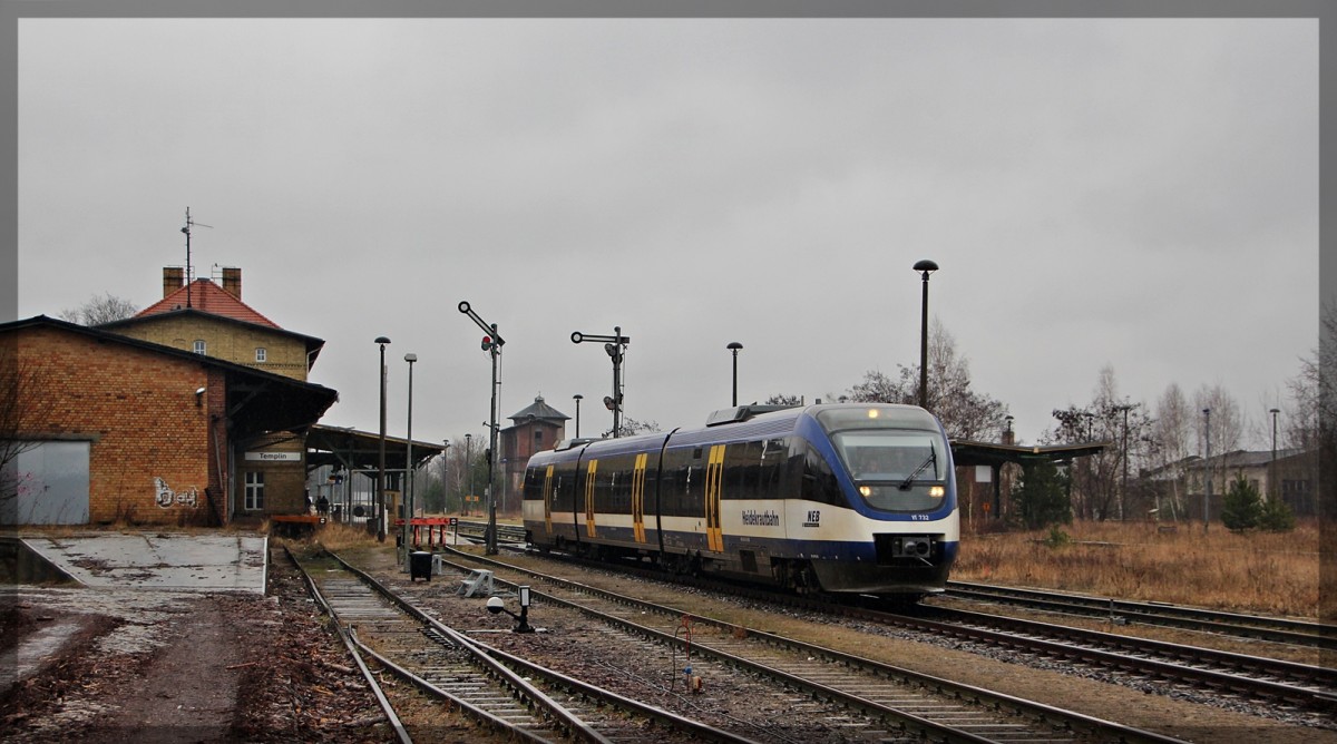 VT 732 der NEB bei der Ausfahrt aus dem Bahnhof Templin am 06.03.2016